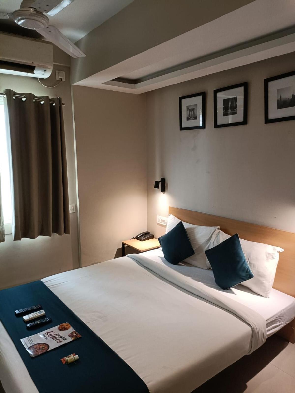 Hotel Mayfair Tower Kalküta Dış mekan fotoğraf