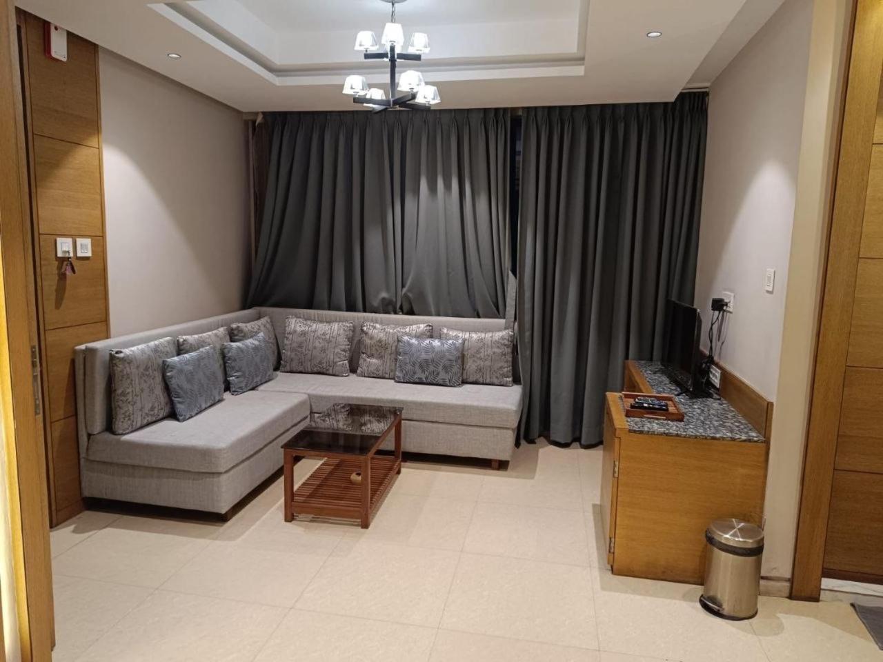 Hotel Mayfair Tower Kalküta Dış mekan fotoğraf